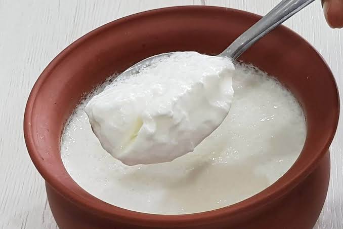 Marigold and yogurt face mask