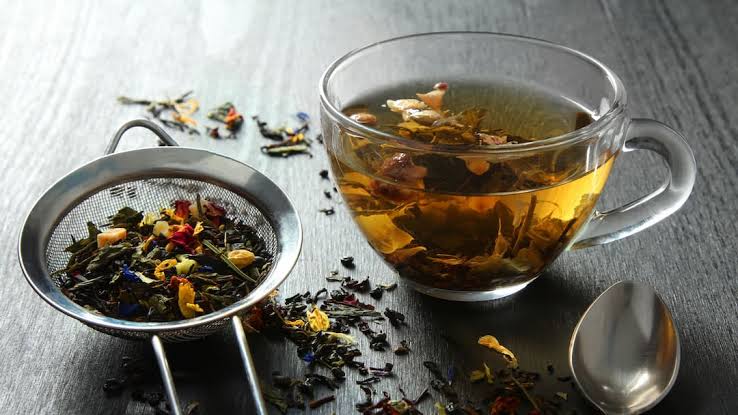 Benefits of drinking herbal tea in winter months 